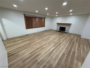 230 E 21st St in Dover, OH - Building Photo - Building Photo