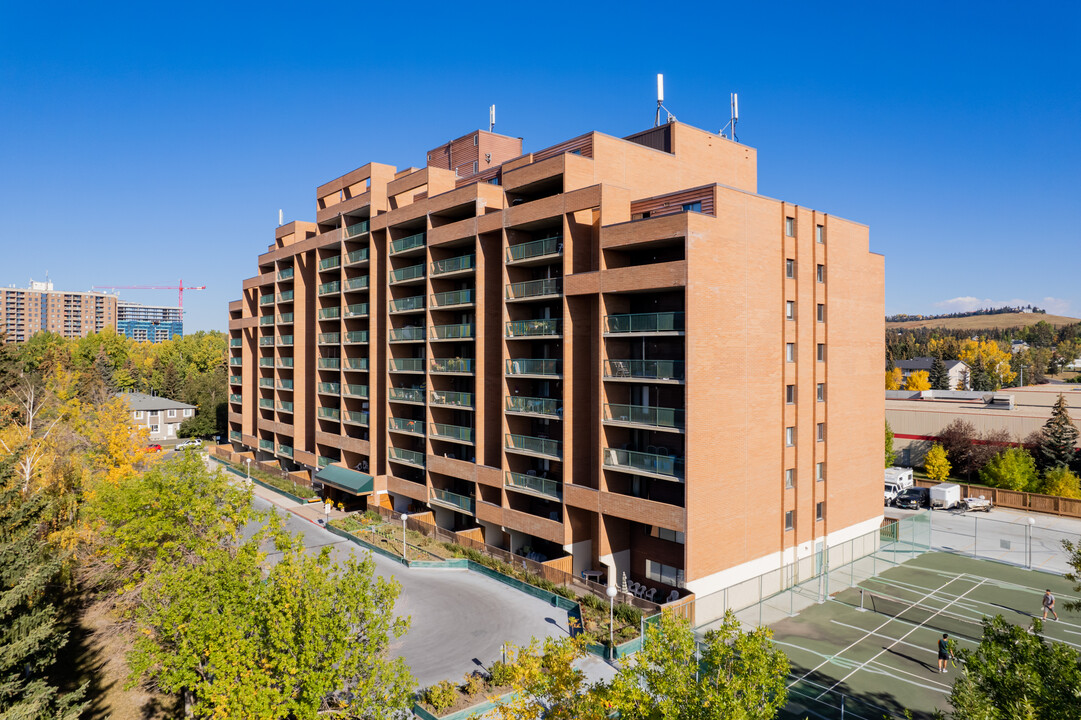 Vista View Apartments in Calgary, AB - Building Photo