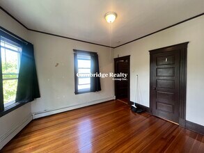 118 Columbia St, Unit 3 in Cambridge, MA - Foto de edificio - Building Photo