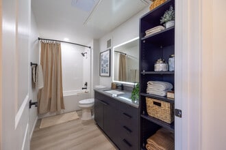 The Dillon Luxury Apartments in Albuquerque, NM - Foto de edificio - Building Photo