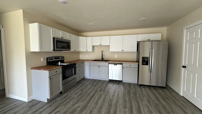 property at 16899 S 12th St