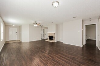 3808 Kenzie Ct in Balch Springs, TX - Foto de edificio - Building Photo