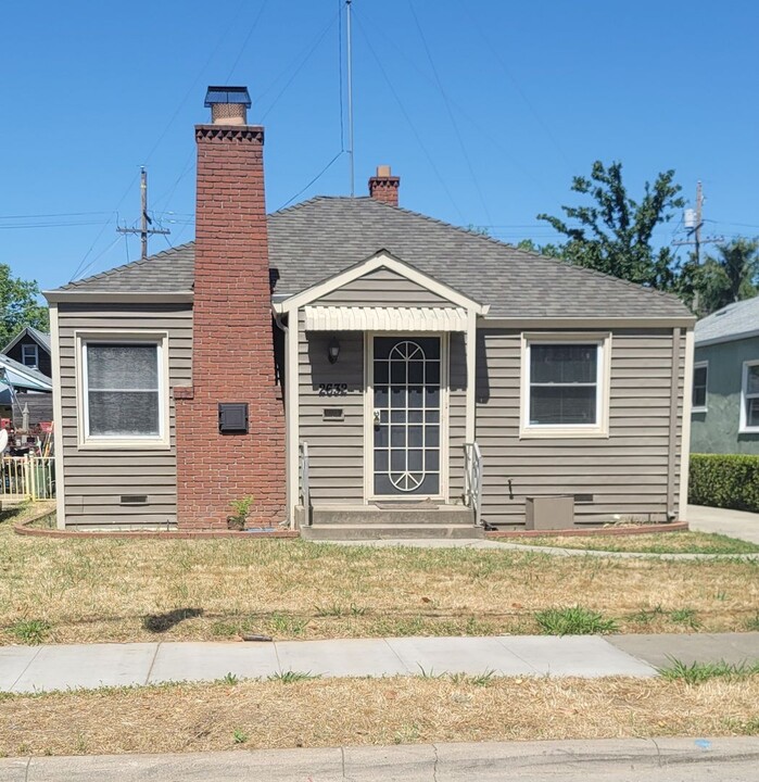 2632 28th St in Sacramento, CA - Building Photo