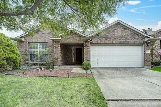 2041 Meadow View Dr in Princeton, TX - Foto de edificio - Building Photo