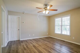 1048 Amber Acres Ln in Knightdale, NC - Building Photo - Building Photo