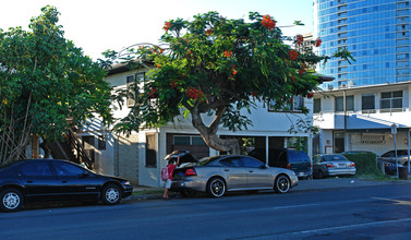 739 Pensacola St in Honolulu, HI - Building Photo - Building Photo