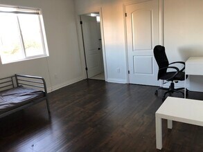 1253 W 35th St in Los Angeles, CA - Building Photo - Building Photo