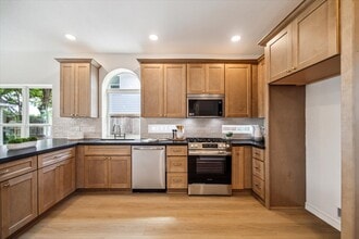 6806 Flowermound Dr in Sugar Land, TX - Building Photo - Building Photo