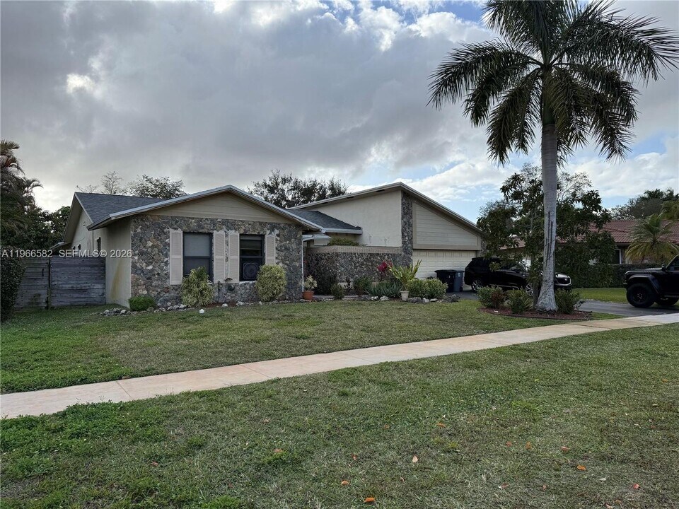 20888 Sugarloaf Ln in Boca Raton, FL - Building Photo
