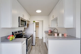 526 Ardmore in Los Angeles, CA - Foto de edificio - Interior Photo