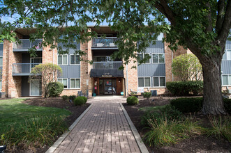 Black Bear Creek Apartments in Fort Wayne, IN - Foto de edificio - Building Photo