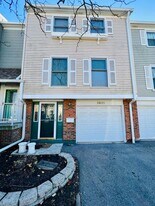 2021 Farnham Ct in Schaumburg, IL - Building Photo