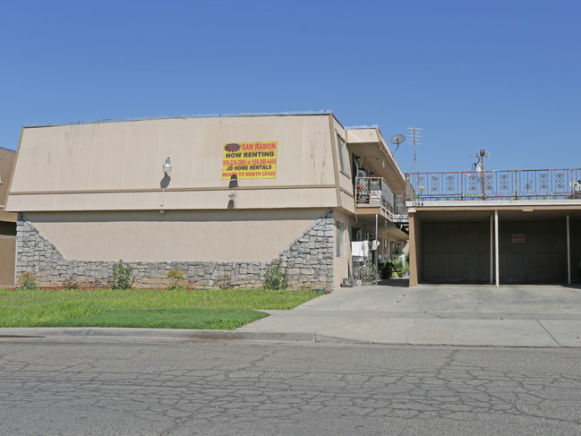 1366-1394 San Ramon Ave in Fresno, CA - Building Photo - Building Photo