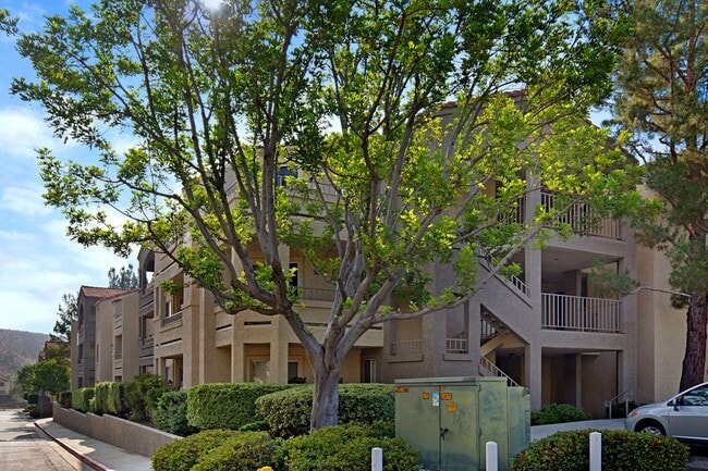 1980 Las Colinas Cir in Corona, CA - Building Photo - Building Photo