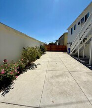 12753 Oxnard St, Unit Oxnard in North Hollywood, CA - Foto de edificio - Building Photo