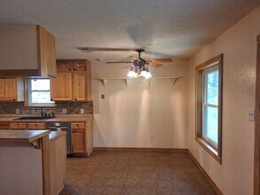 209 Hudson St in Crowley, TX - Building Photo - Building Photo