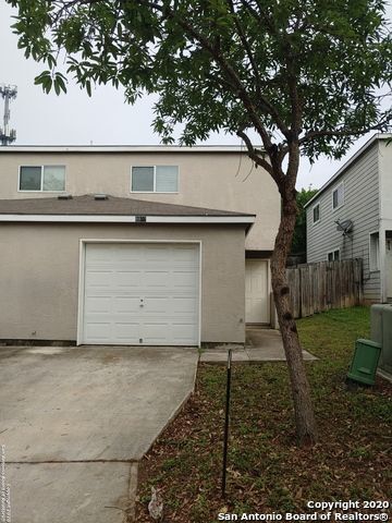 8927 Maverick Draw in San Antonio, TX - Foto de edificio