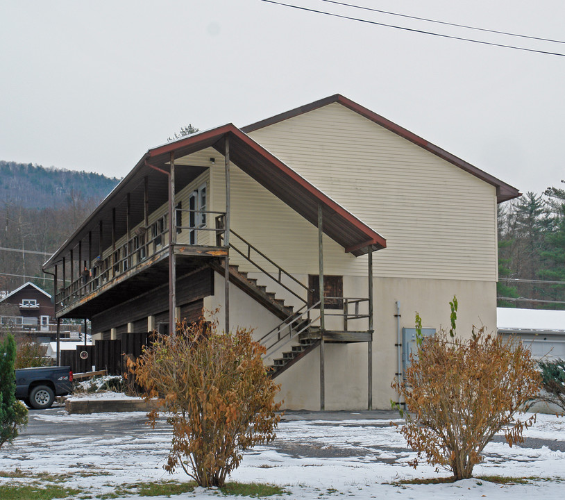 320 Kifer Rd in Milesburg, PA - Building Photo