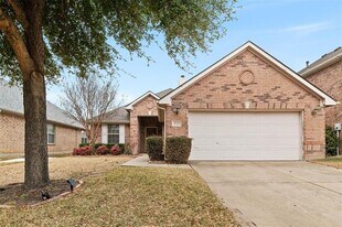 2121 Castle Creek Dr in Little Elm, TX - Building Photo