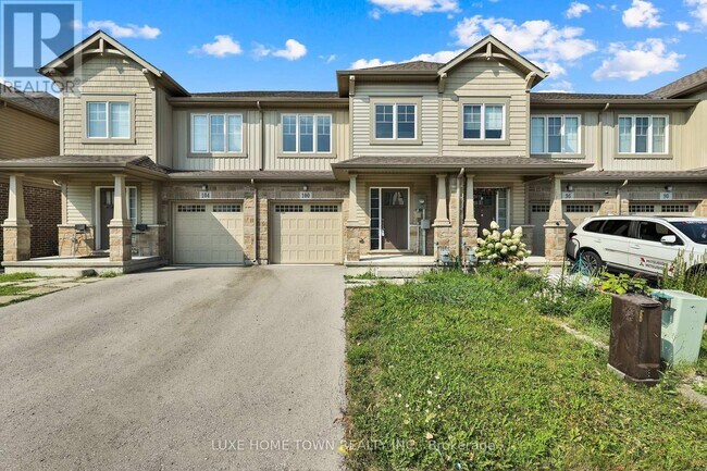 100 Monarch St in Welland, ON - Building Photo - Building Photo