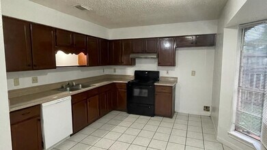 7431 La Pl Dr in Houston, TX - Building Photo - Building Photo