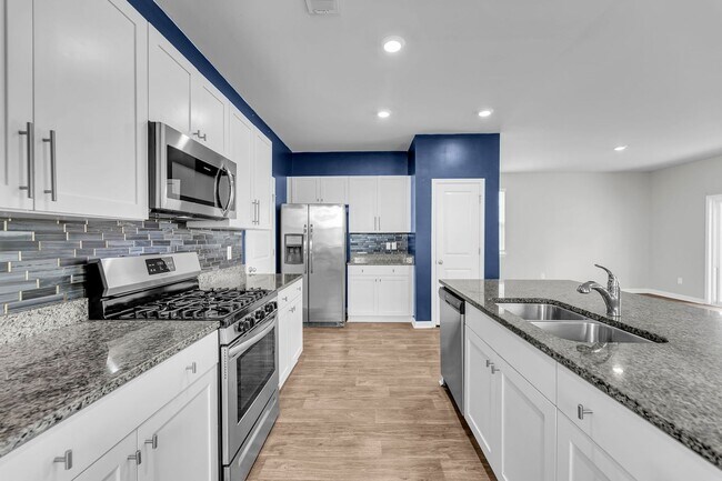 550 Wayton Cir in Moncks Corner, SC - Building Photo - Building Photo