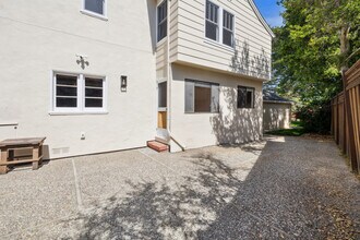 2801 Hillside Dr in Burlingame, CA - Building Photo - Building Photo