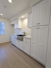 5805 Whitsett Ave, Unit 111 in Valley Village, CA - Building Photo - Building Photo