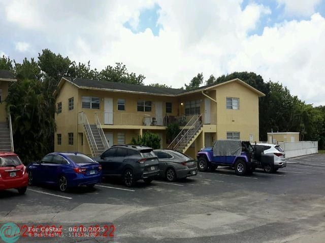 460 Sunshine Dr in Coconut Creek, FL - Building Photo - Building Photo