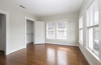 1223 W Gray St in Houston, TX - Foto de edificio - Building Photo