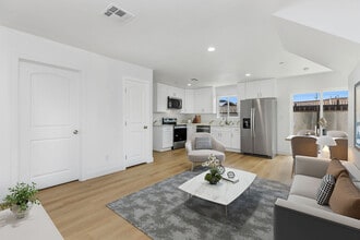 9613 S Hobart Blvd, Unit 9611.5 in Los Angeles, CA - Building Photo - Building Photo