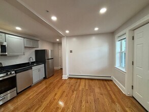 12 Bickford Rd, Unit 2 in Malden, MA - Building Photo - Building Photo