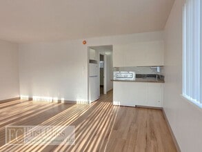 12345 SW Hall Blvd in Portland, OR - Building Photo - Building Photo