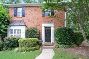 1160 Old Windsor Pkwy in Atlanta, GA - Building Photo