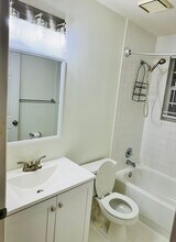 2823 Day Ave in Miami, FL - Building Photo - Building Photo