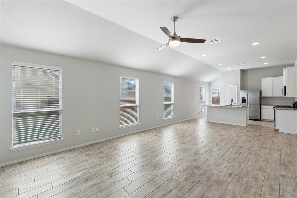 120 Lyndon Dr in San Marcos, TX - Building Photo