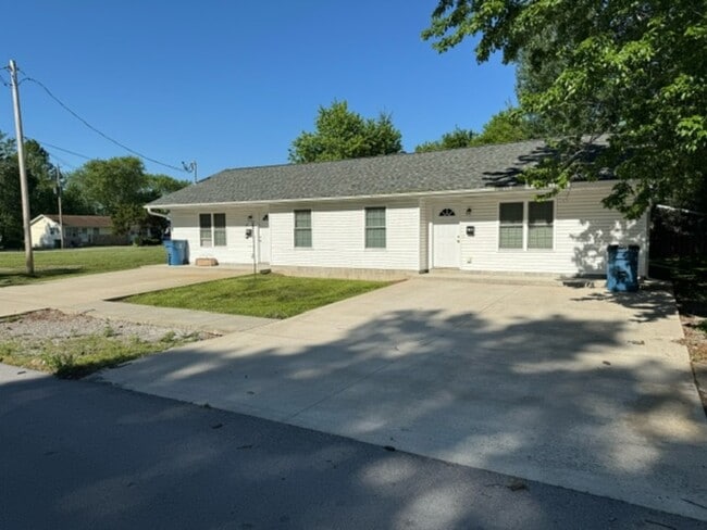 property at 702 N Washington St