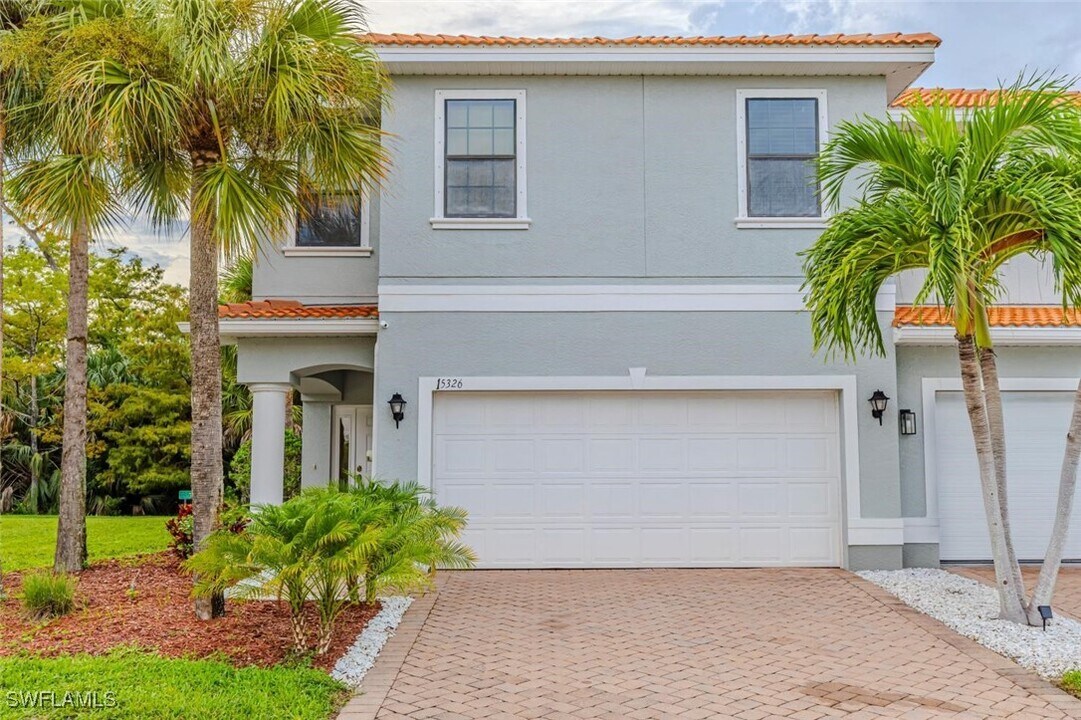 15326 Summit Pl Cir in Naples, FL - Building Photo