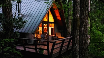 281 Lords Lake Loop Rd in Quilcene, WA - Building Photo