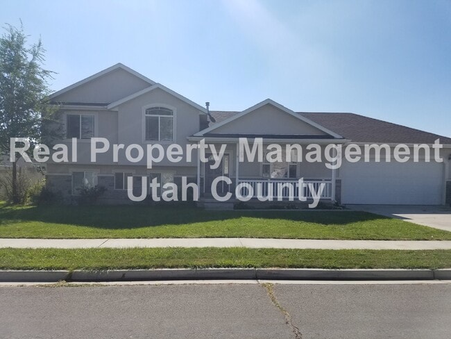 property at 550 E 400 S St