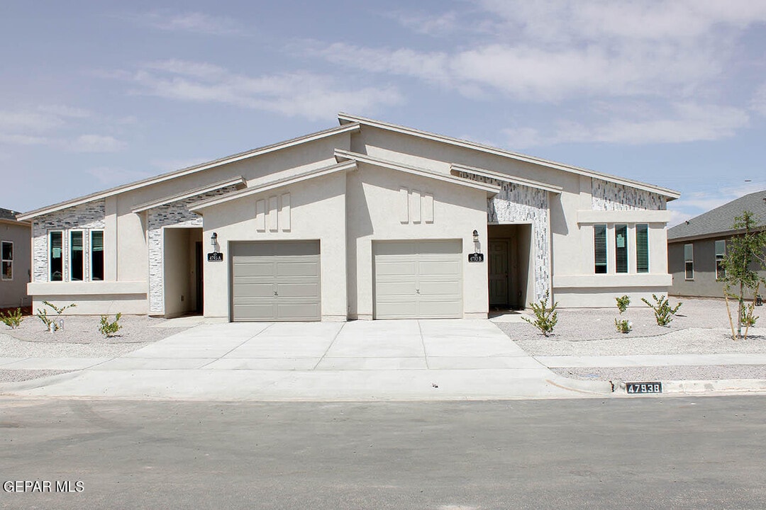 4785 Cpt Isaac Camacho Pl in El Paso, TX - Building Photo