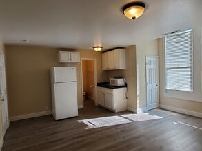 694 S Second St, Unit 04 in San Jose, CA - Foto de edificio - Building Photo