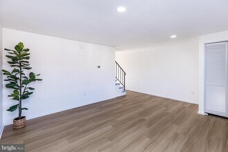 1117 Circle Dr in Halethorpe, MD - Building Photo - Building Photo