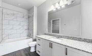 15323 Vance Jackson Rd in San Antonio, TX - Foto de edificio - Building Photo