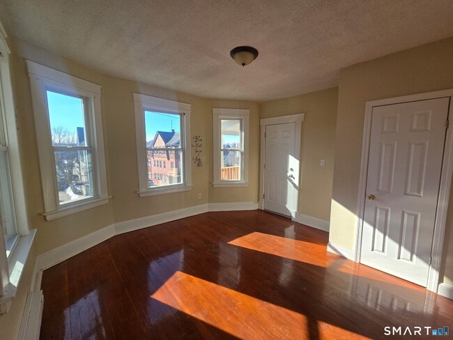 75 Alma St in Waterbury, CT - Building Photo - Building Photo