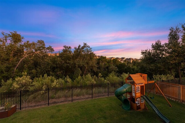 7611 Desert Needle Dr in Lago Vista, TX - Foto de edificio - Building Photo