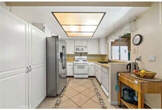 305 King Ct in Hemet, CA - Building Photo - Building Photo
