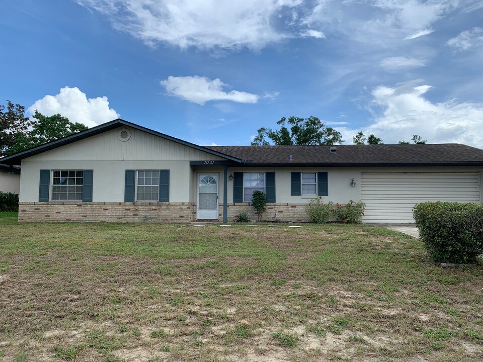 1031 Sullivan St in Deltona, FL - Building Photo