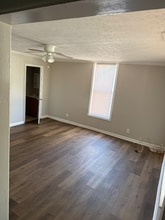 1462 St Michael Ave in East Point, GA - Foto de edificio - Building Photo