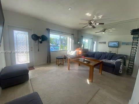 2239 Johnson St in Hollywood, FL - Building Photo - Building Photo